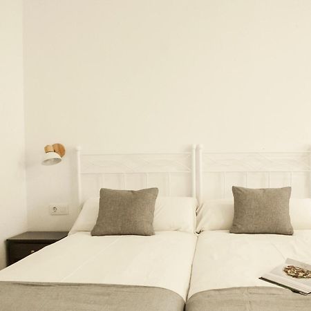 Apartamentos Rg Hospital Valme Seville Ngoại thất bức ảnh