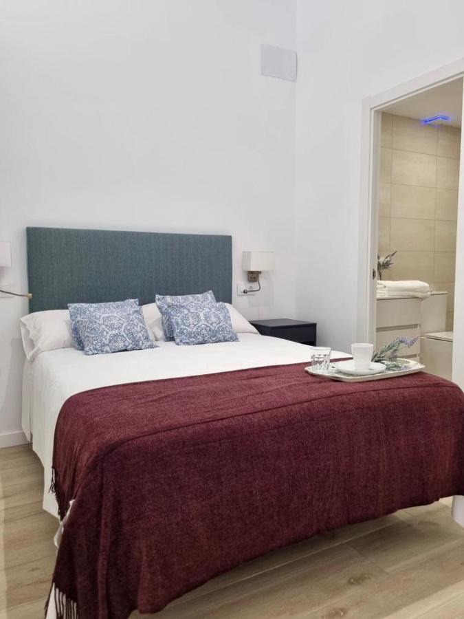Apartamentos Rg Hospital Valme Seville Ngoại thất bức ảnh