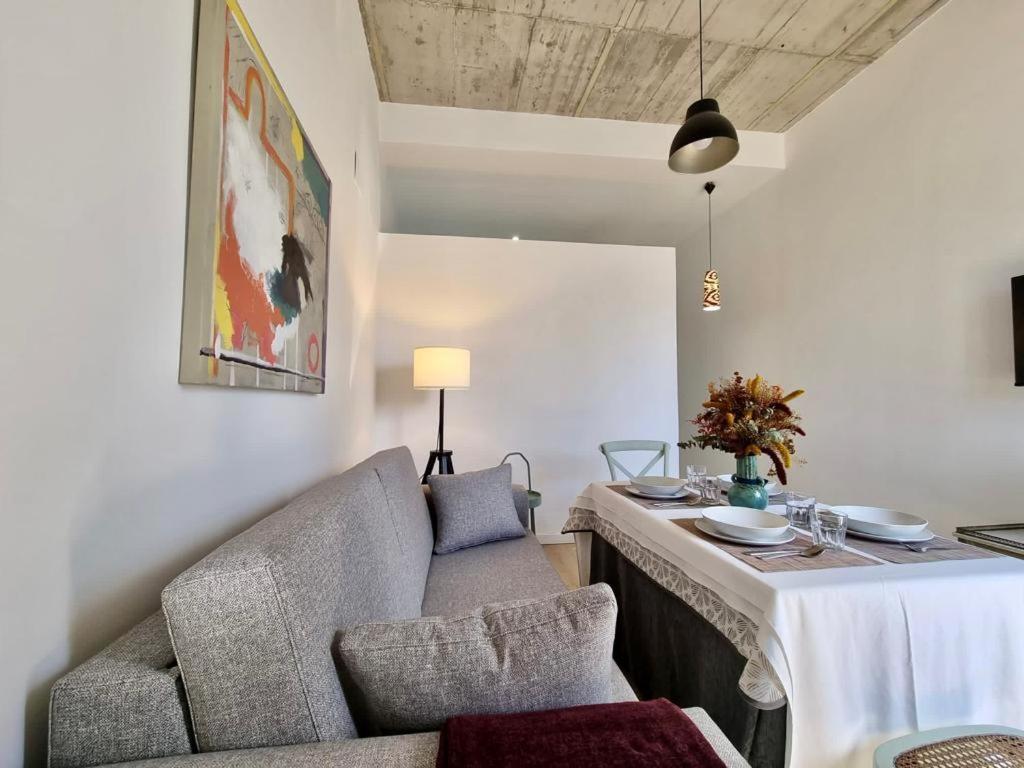Apartamentos Rg Hospital Valme Seville Ngoại thất bức ảnh