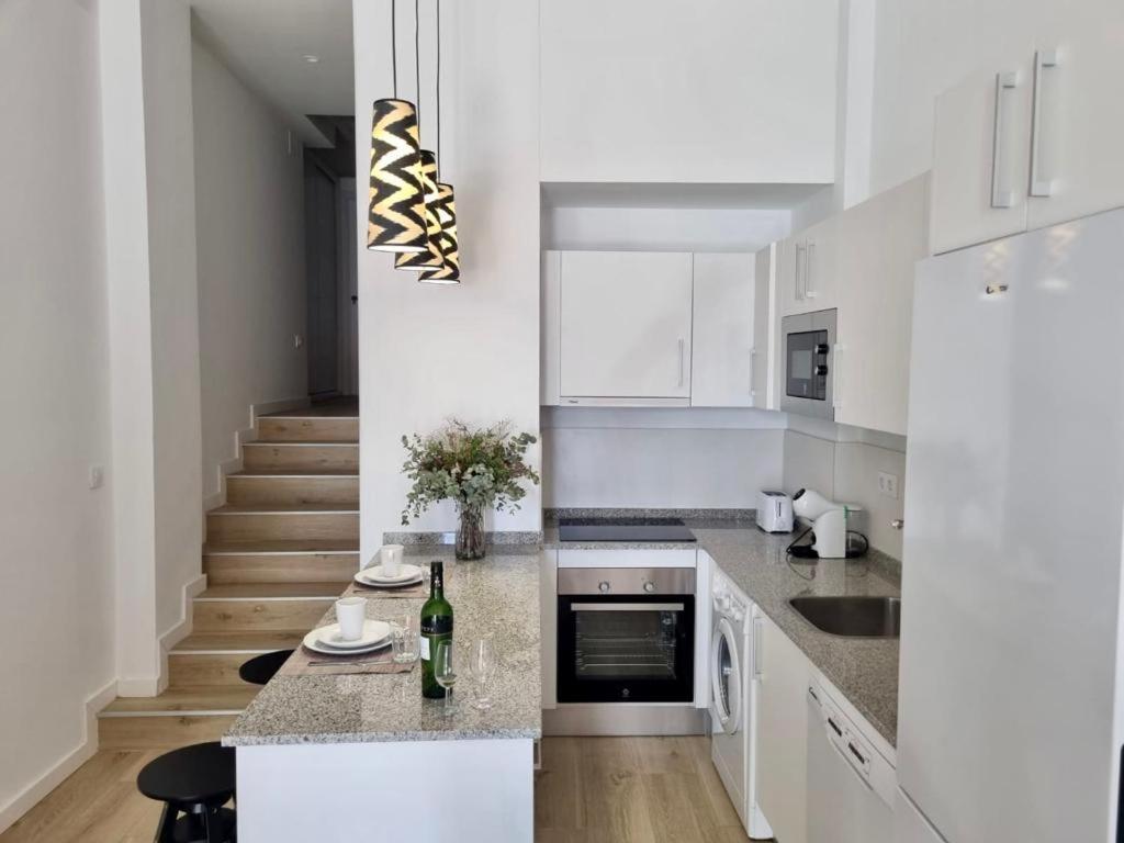 Apartamentos Rg Hospital Valme Seville Ngoại thất bức ảnh