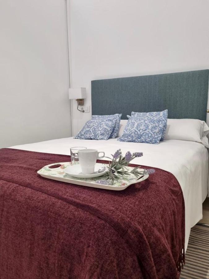 Apartamentos Rg Hospital Valme Seville Ngoại thất bức ảnh
