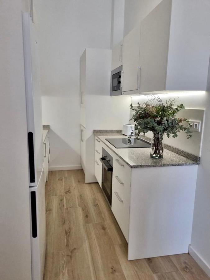 Apartamentos Rg Hospital Valme Seville Ngoại thất bức ảnh