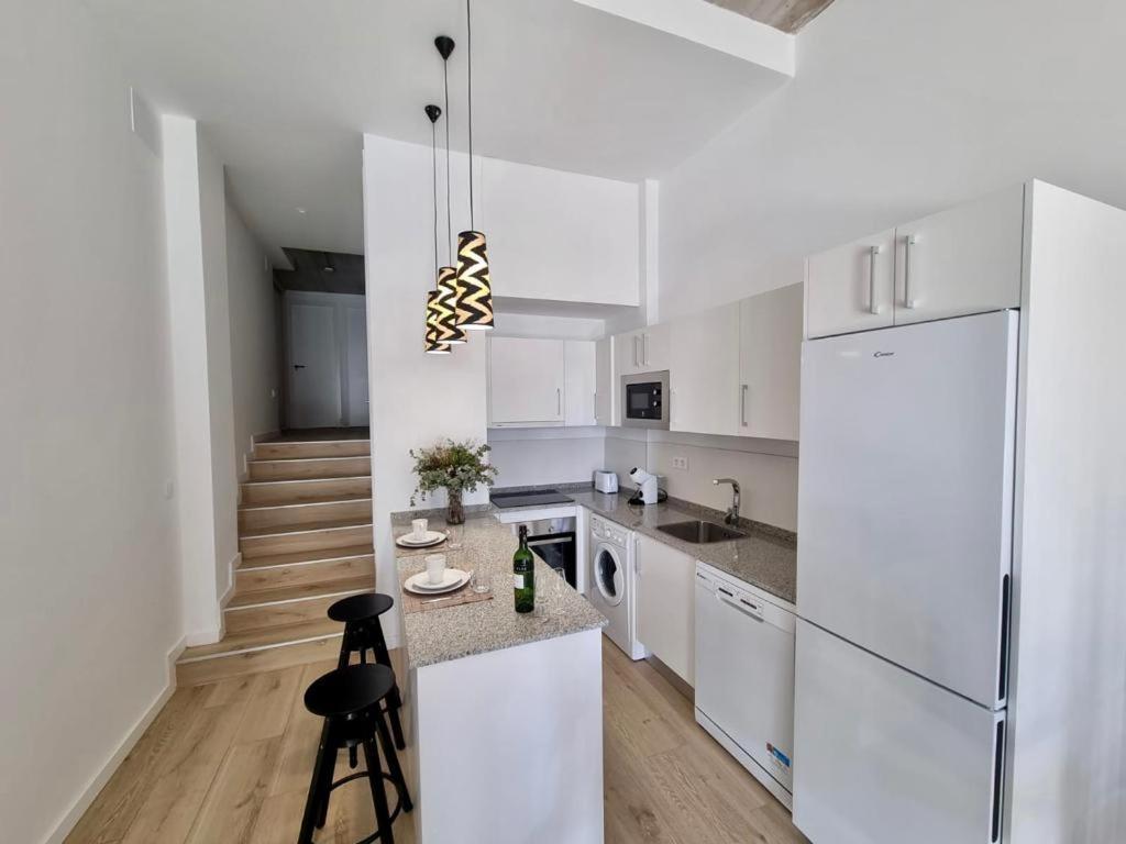 Apartamentos Rg Hospital Valme Seville Ngoại thất bức ảnh