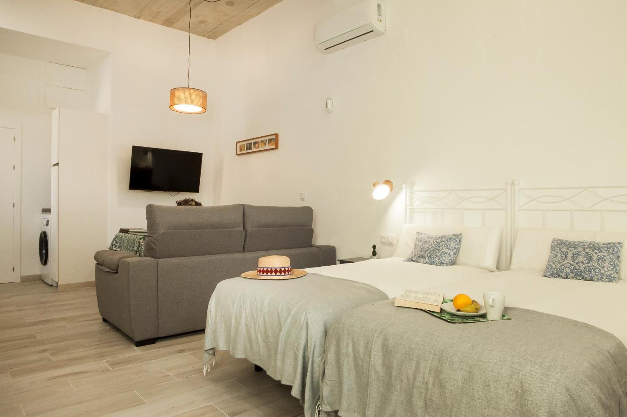 Apartamentos Rg Hospital Valme Seville Ngoại thất bức ảnh
