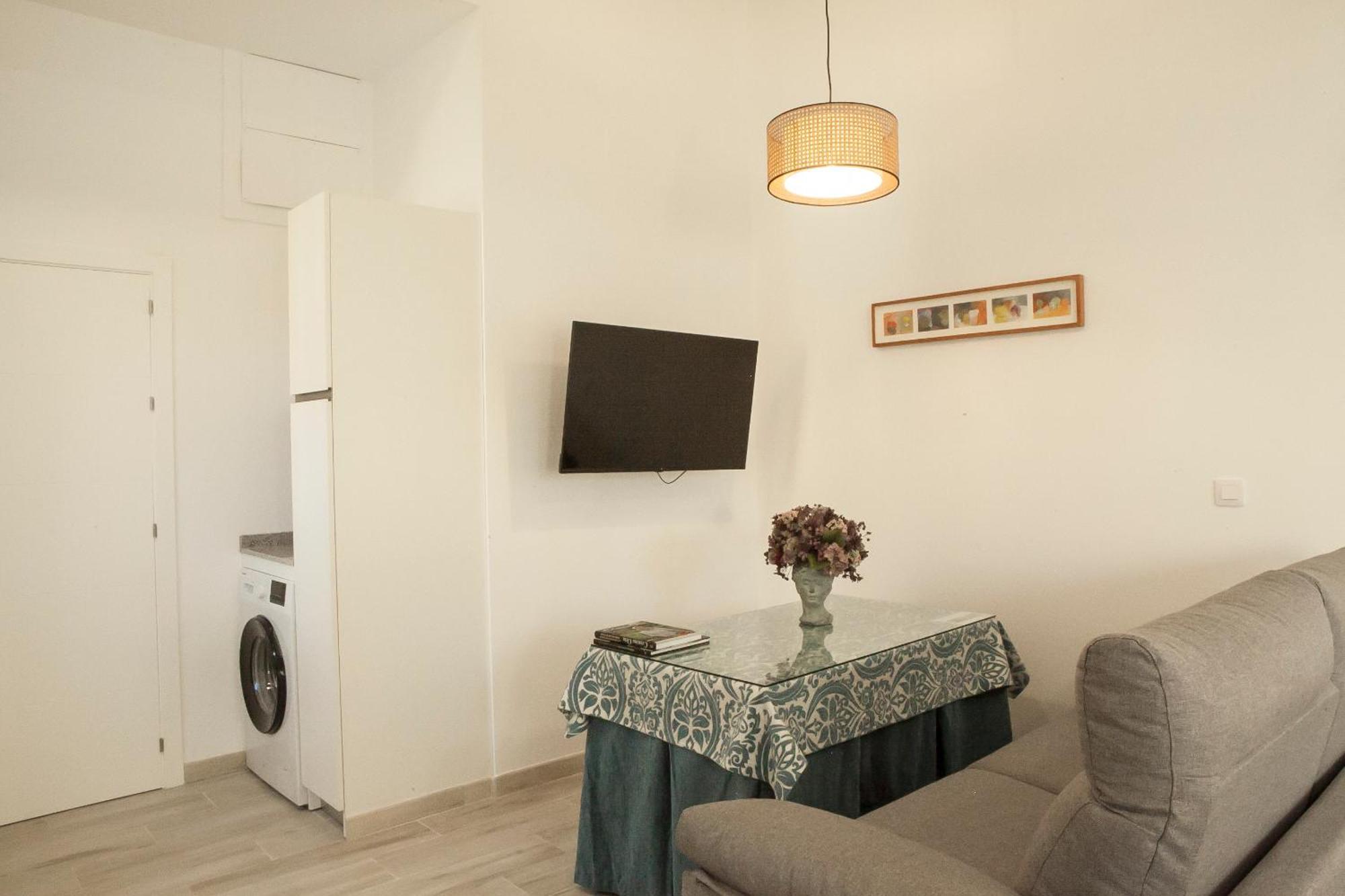 Apartamentos Rg Hospital Valme Seville Ngoại thất bức ảnh