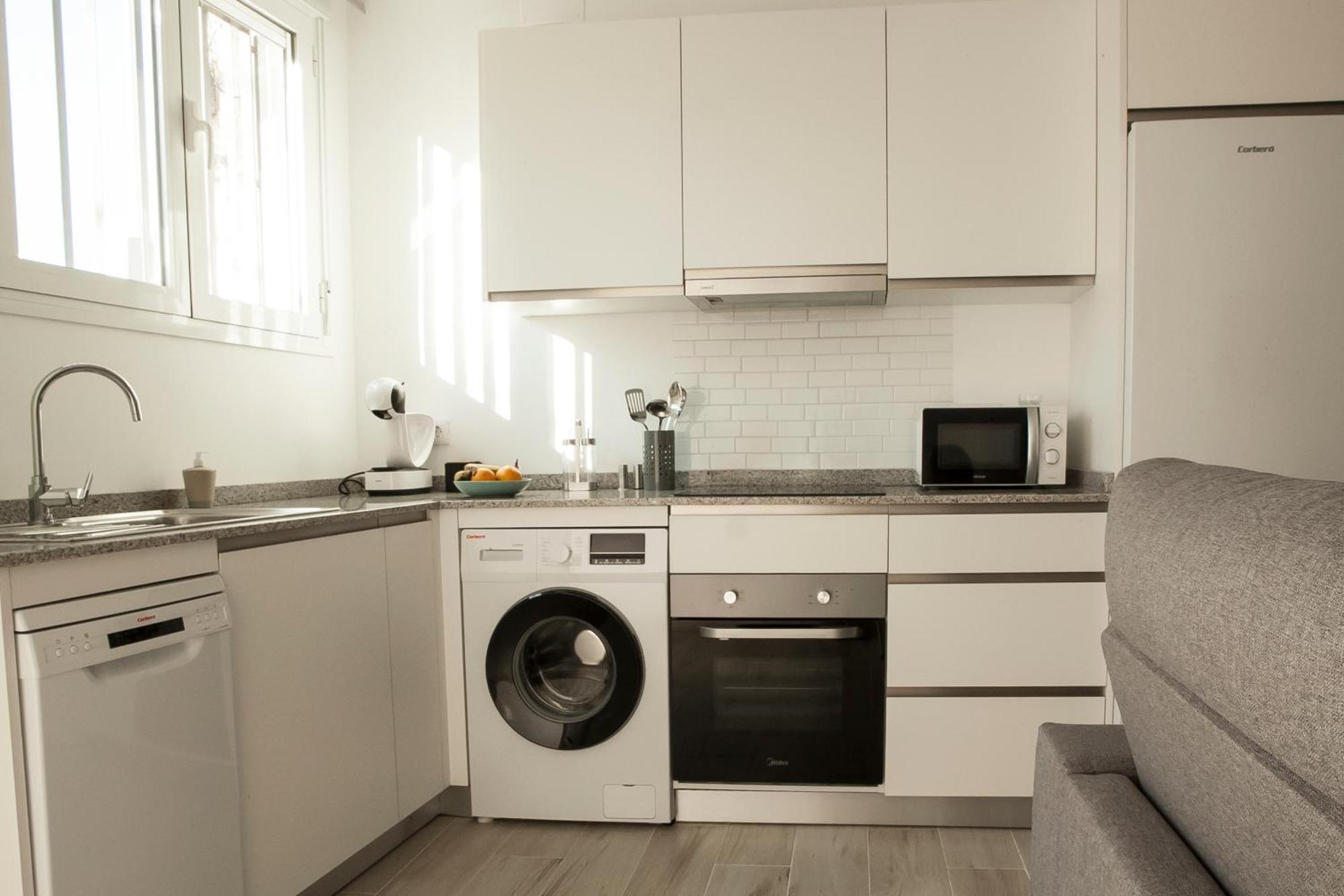 Apartamentos Rg Hospital Valme Seville Ngoại thất bức ảnh