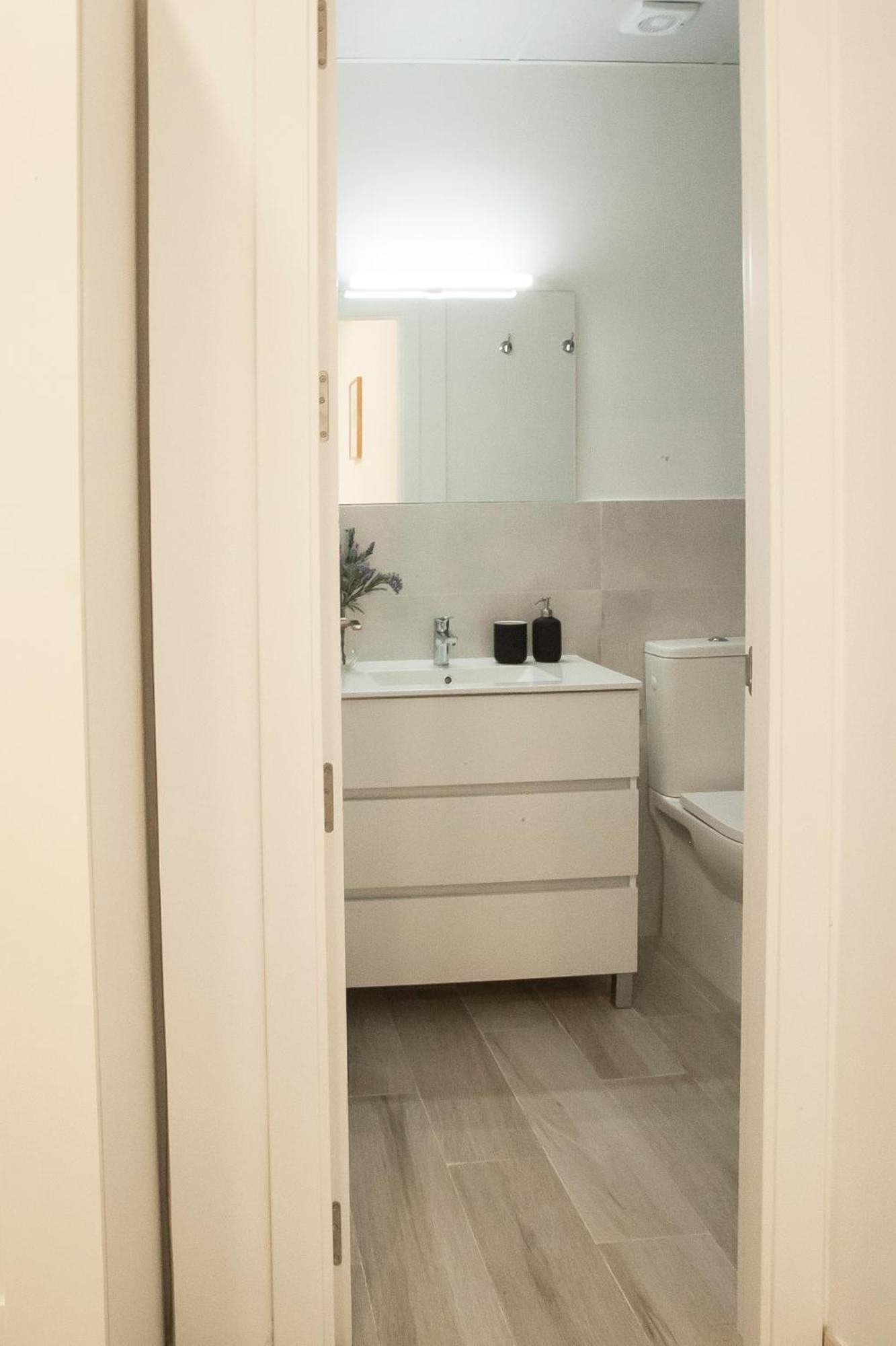 Apartamentos Rg Hospital Valme Seville Ngoại thất bức ảnh