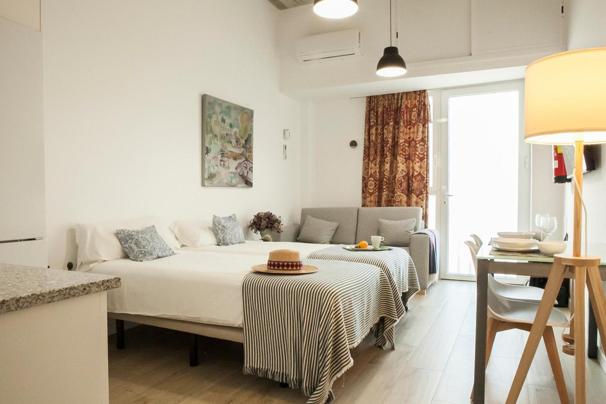 Apartamentos Rg Hospital Valme Seville Ngoại thất bức ảnh